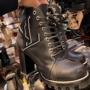Louis Vuitton Black Leather Lace-Up Platform Ankle Boots